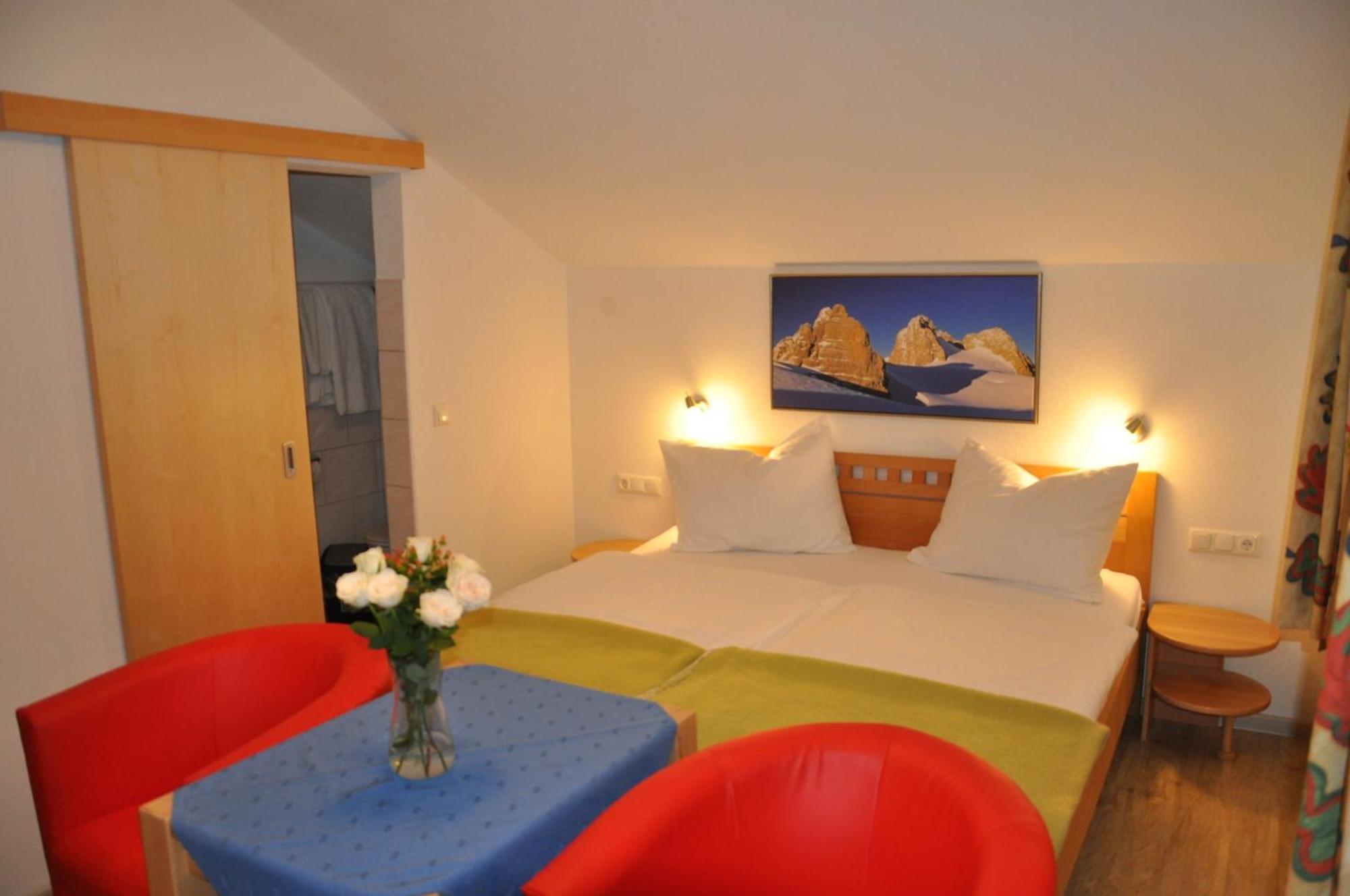 Apartmenthaus Dornroeschen Ramsau am Dachstein Rum bild