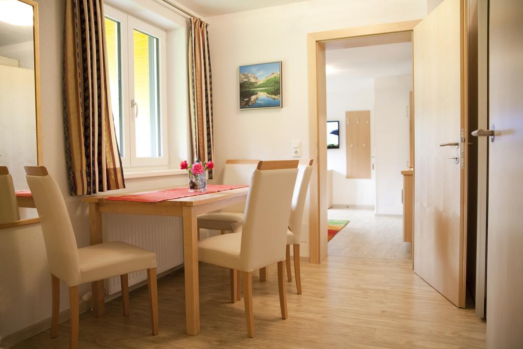 Apartmenthaus Dornroeschen Ramsau am Dachstein Rum bild